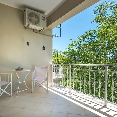 Apartment Avelia Blue Asprogerakata